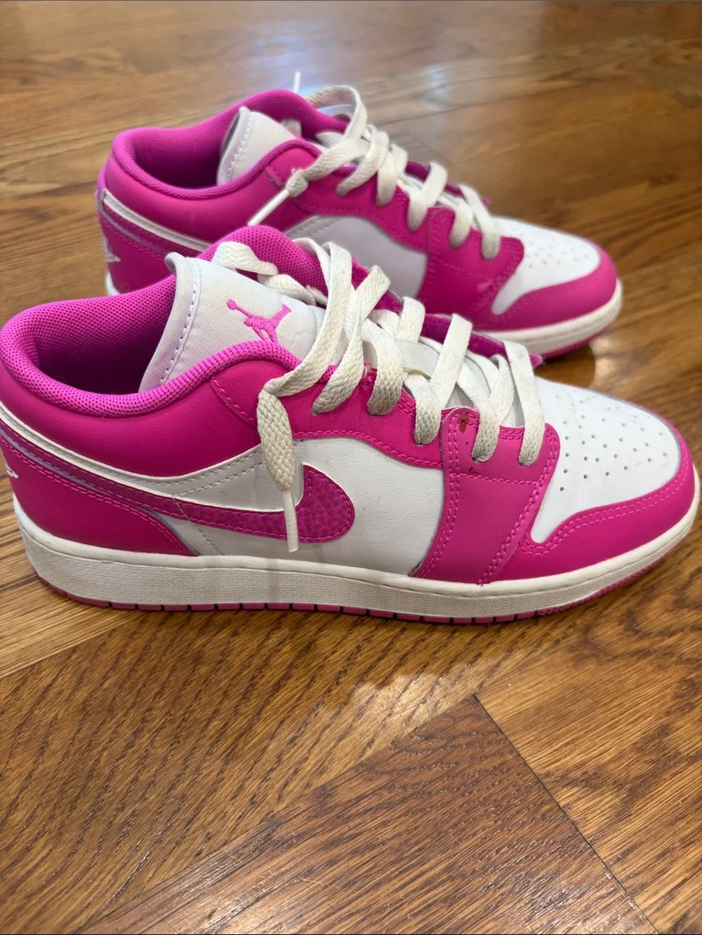 Nike Kids Pink and White Low-Top Sneakers